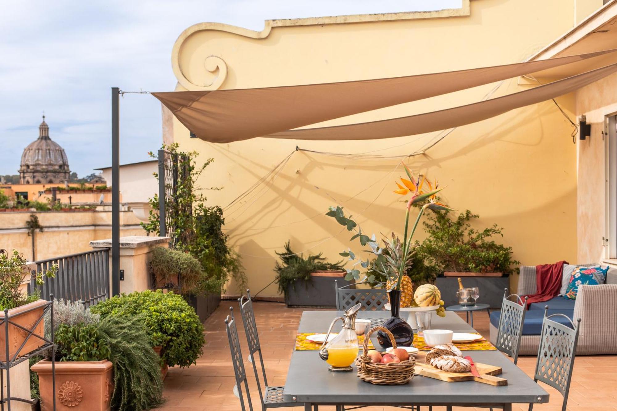Penthouse Capitol Apartment Rome