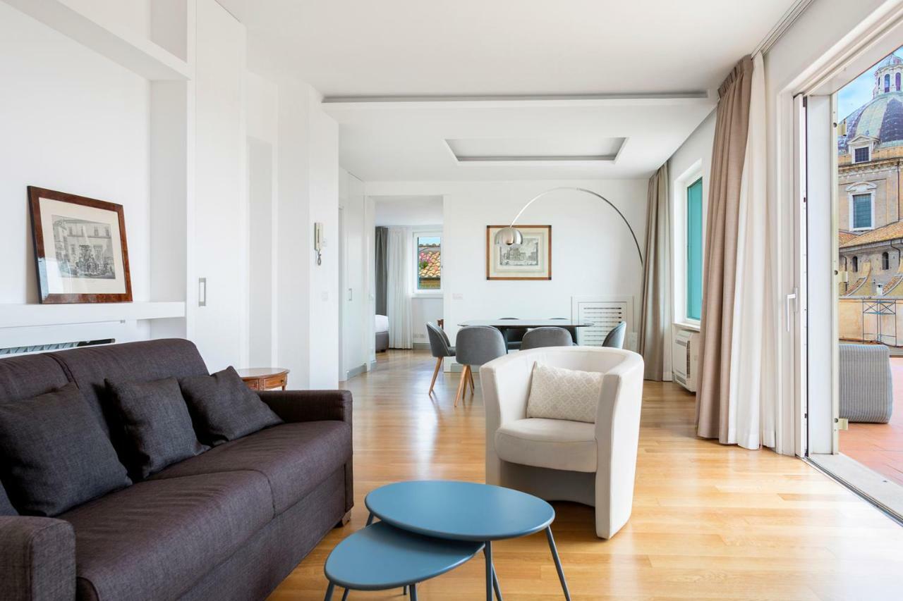 Penthouse Capitol * Rom